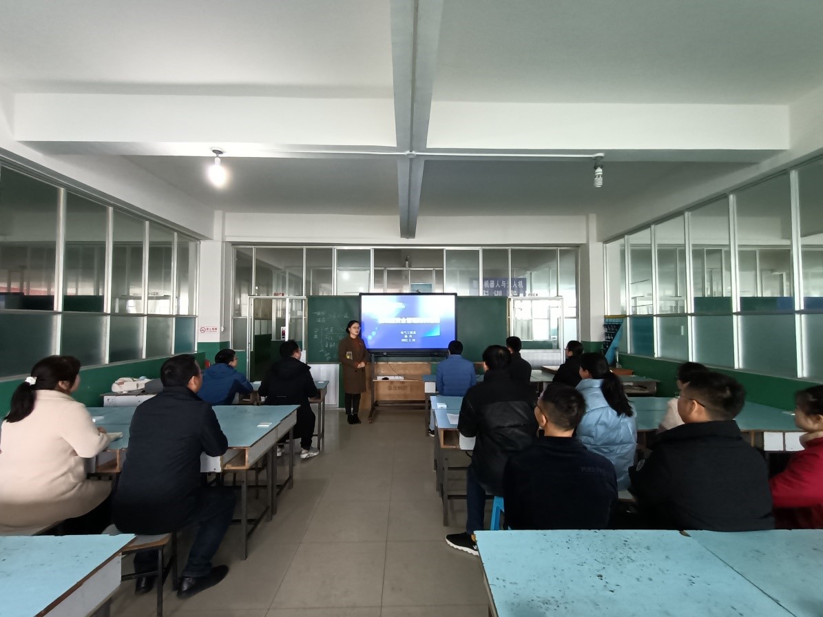 電氣工程系開展實訓(xùn)室、庫房管理人員 安全教育工作培訓(xùn)