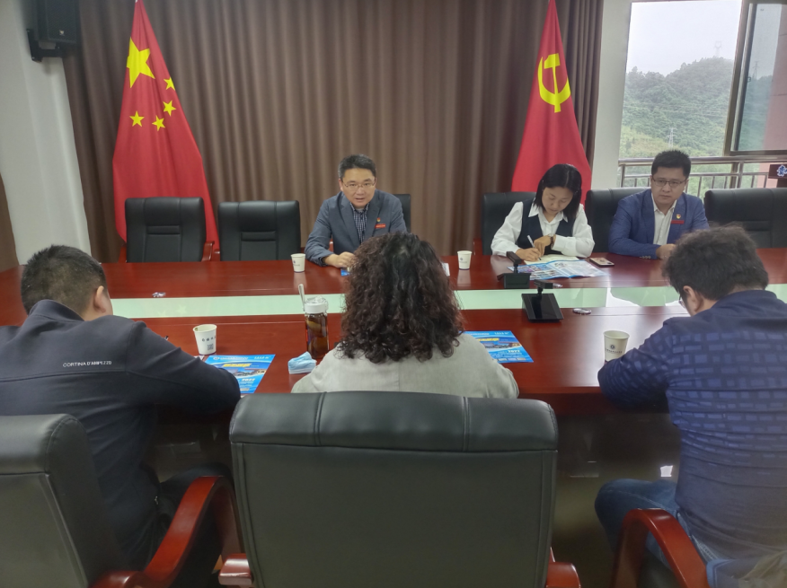 深入開(kāi)展校企合作，開(kāi)創(chuàng)校企互利共贏新局面-信息工程系與貴州漢信大數(shù)據(jù)產(chǎn)業(yè)有限公司開(kāi)展校企合作交流